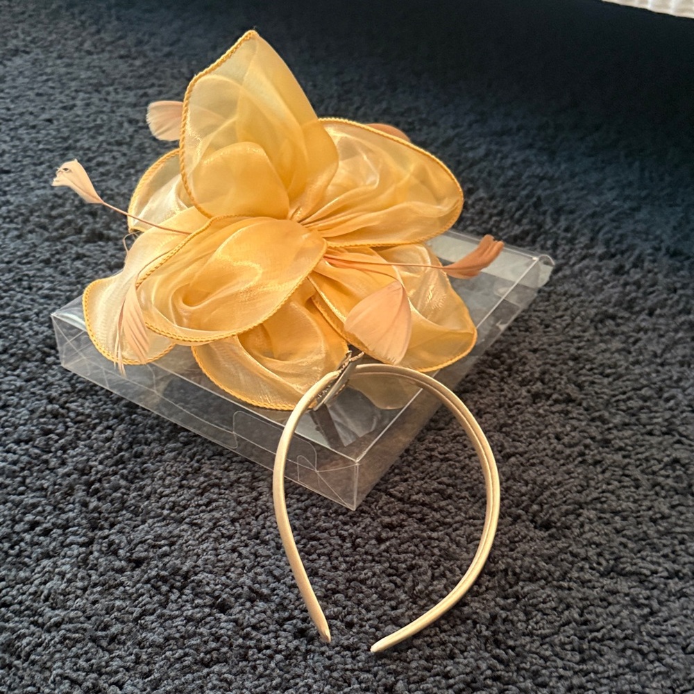 Elegant Gold Floral Headband/Fascinator